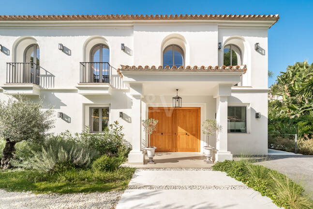 Brandneue Designervilla mit Passivhaus-Effizienz in Los Arqueros
