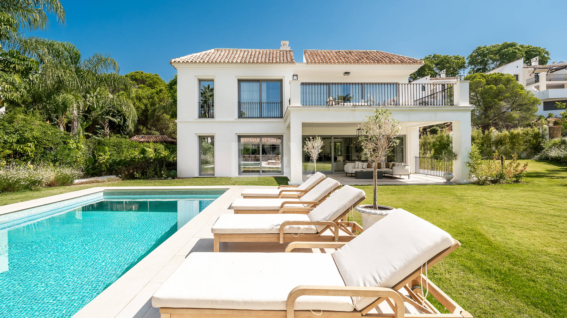 Brandneue Designervilla mit Passivhaus-Effizienz in Los Arqueros