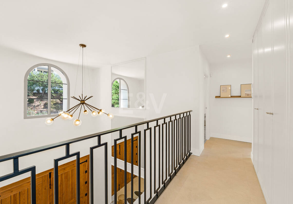 Brandneue Designervilla mit Passivhaus-Effizienz in Los Arqueros