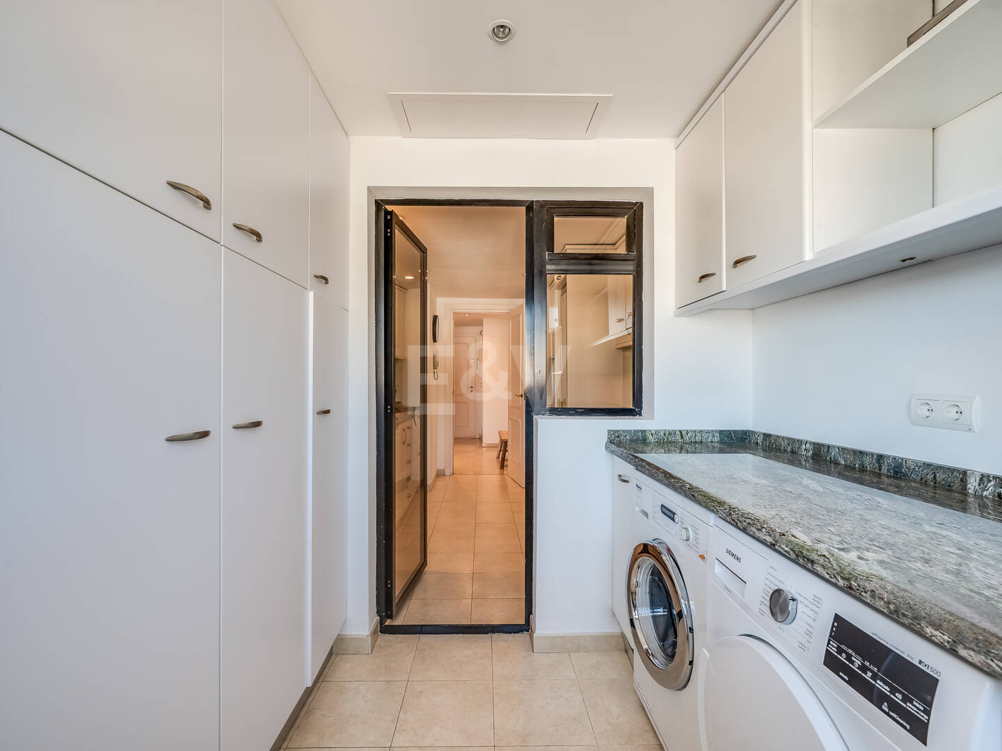 Bright Middle- Floor Apartament w Lomas de Marbella Club z przestronnym tarasem