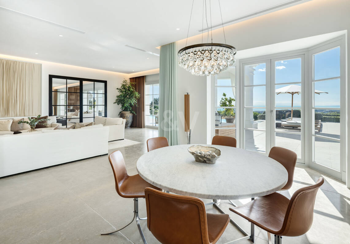 Prestigiosa villa de golf en Marbella Club con vistas impresionantes al Mediterráneo