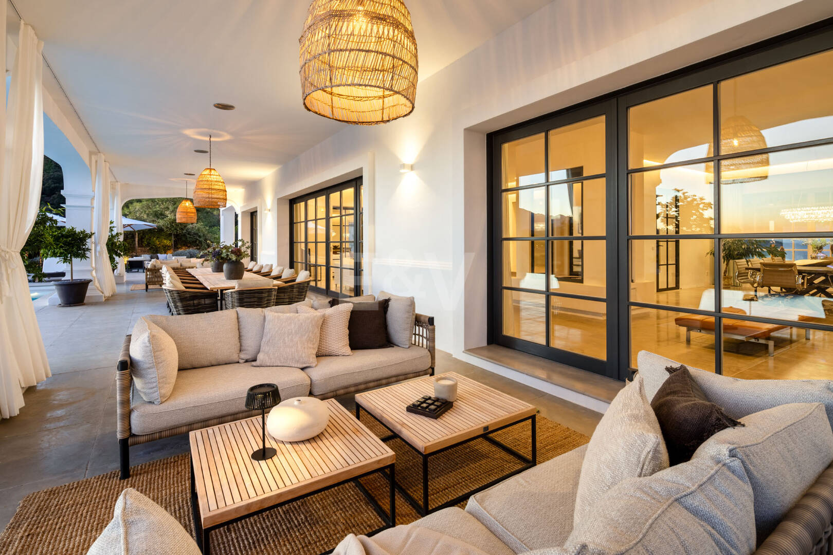 Prestigefylld Marbella Club Golf Villa med Breathtaking Mediterranean Vistas