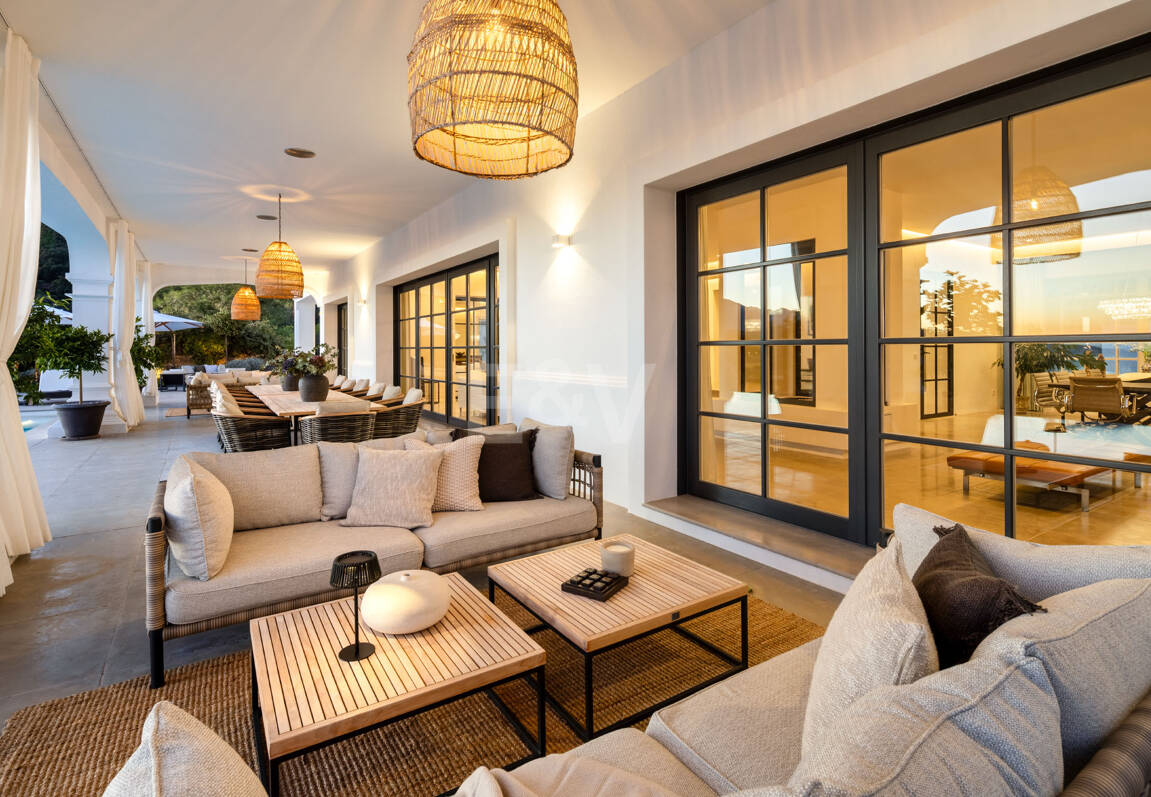 Prestigefylld Marbella Club Golf Villa med Breathtaking Mediterranean Vistas