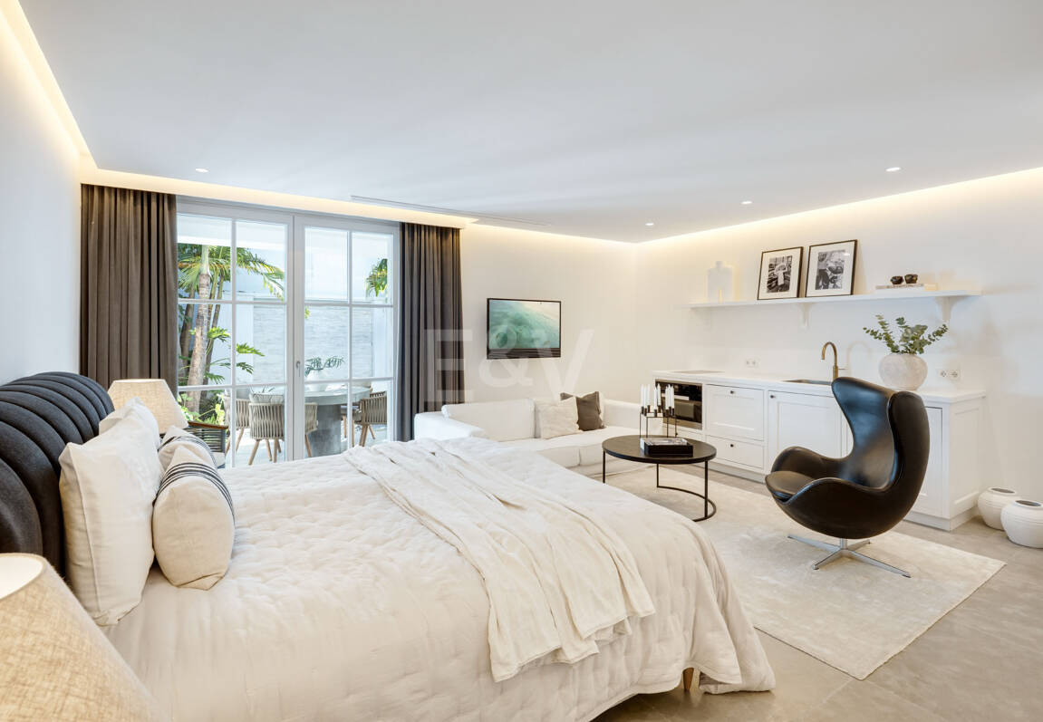 Prestigefylld Marbella Club Golf Villa med Breathtaking Mediterranean Vistas