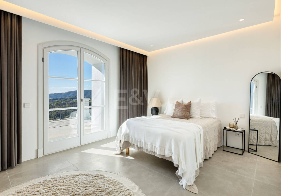 Prestigiosa villa de golf en Marbella Club con vistas impresionantes al Mediterráneo