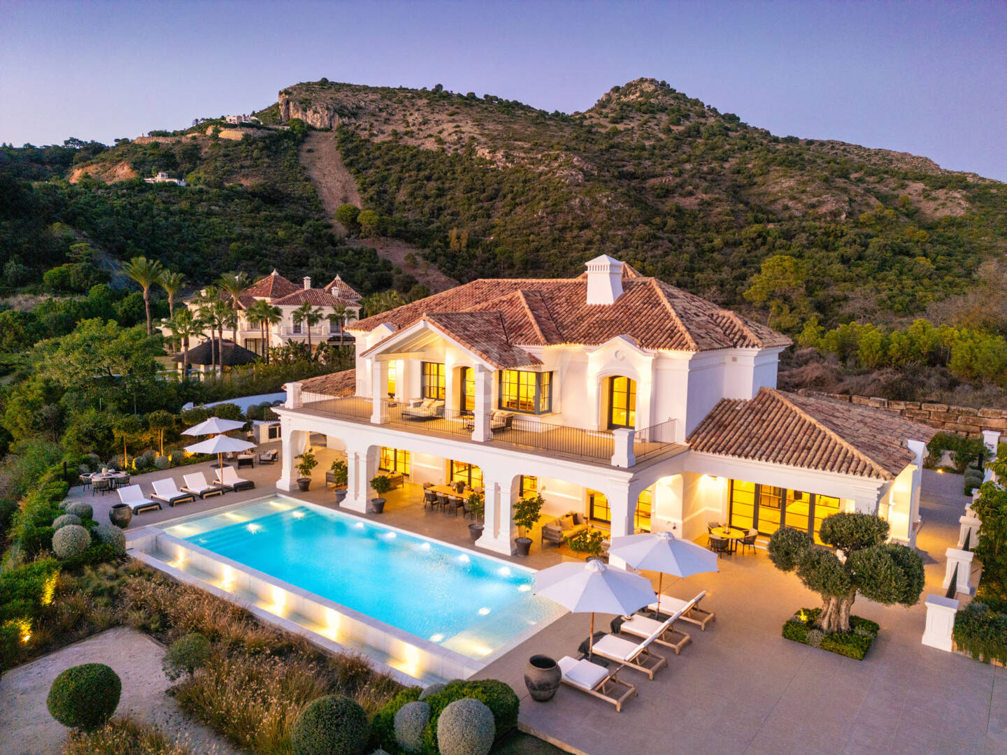 Prestigefylld Marbella Club Golf Villa med Breathtaking Mediterranean Vistas