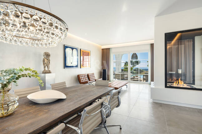 Prestigefylld Marbella Club Golf Villa med Breathtaking Mediterranean Vistas