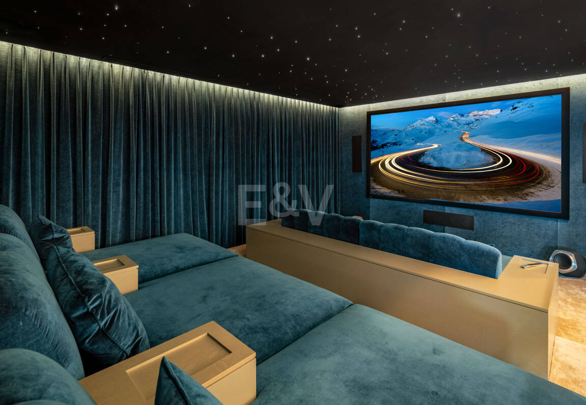 Prestigefylld Marbella Club Golf Villa med Breathtaking Mediterranean Vistas