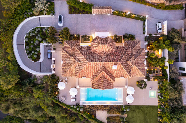 Prestigefylld Marbella Club Golf Villa med Breathtaking Mediterranean Vistas