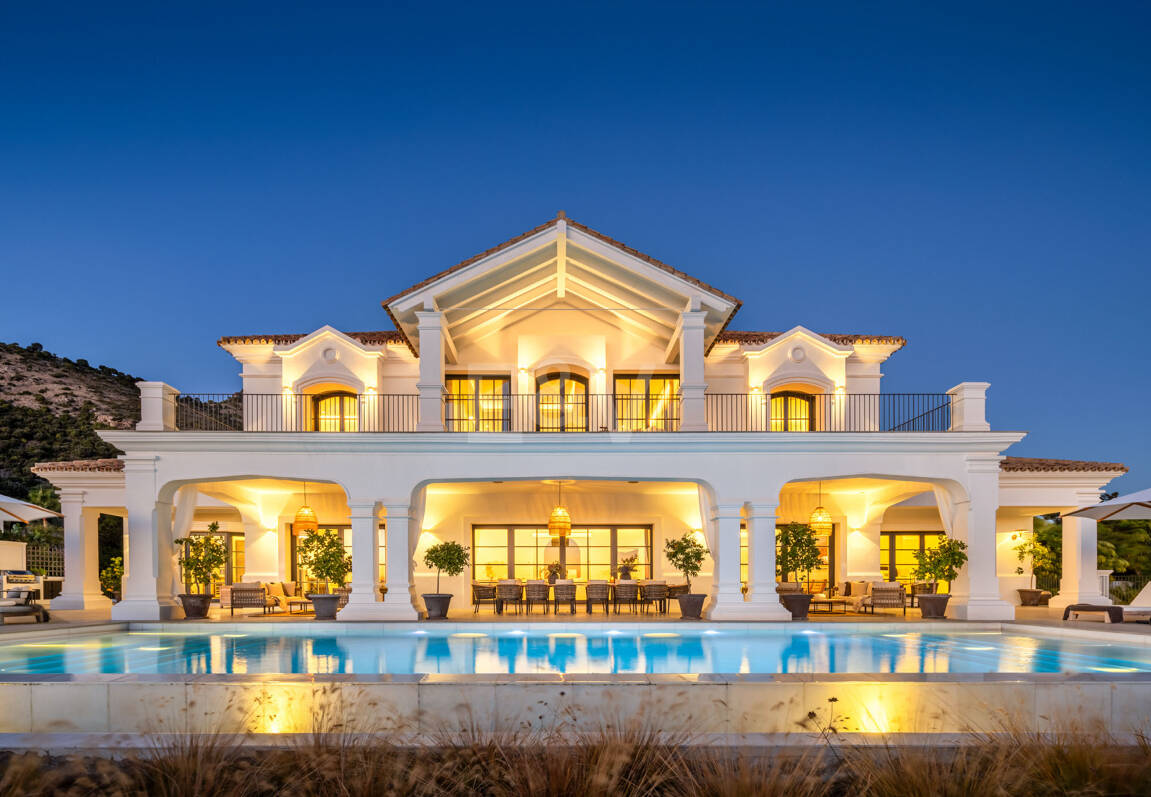 Prestigefylld Marbella Club Golf Villa med Breathtaking Mediterranean Vistas