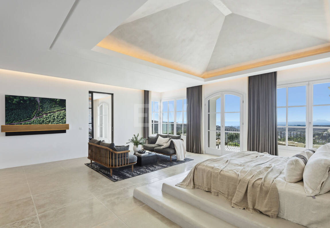 Prestigefylld Marbella Club Golf Villa med Breathtaking Mediterranean Vistas