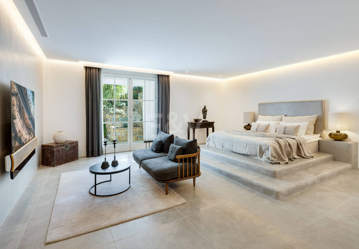 Prestigefylld Marbella Club Golf Villa med Breathtaking Mediterranean Vistas