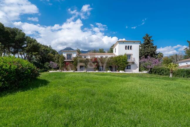 Exceptional Investment Opportunity on Marbella’s Golden Mile