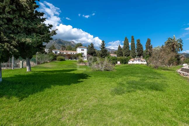 Exceptional Investment Opportunity on Marbella’s Golden Mile