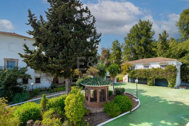 Exceptional Investment Opportunity on Marbella’s Golden Mile