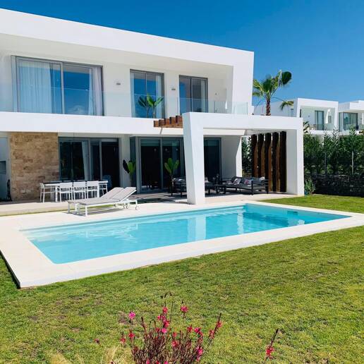 Luxury villa in a newly built private community – Santa Clara Golf, Marbella