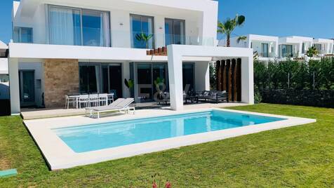 Luxury villa in a newly built private community – Santa Clara Golf, Marbella