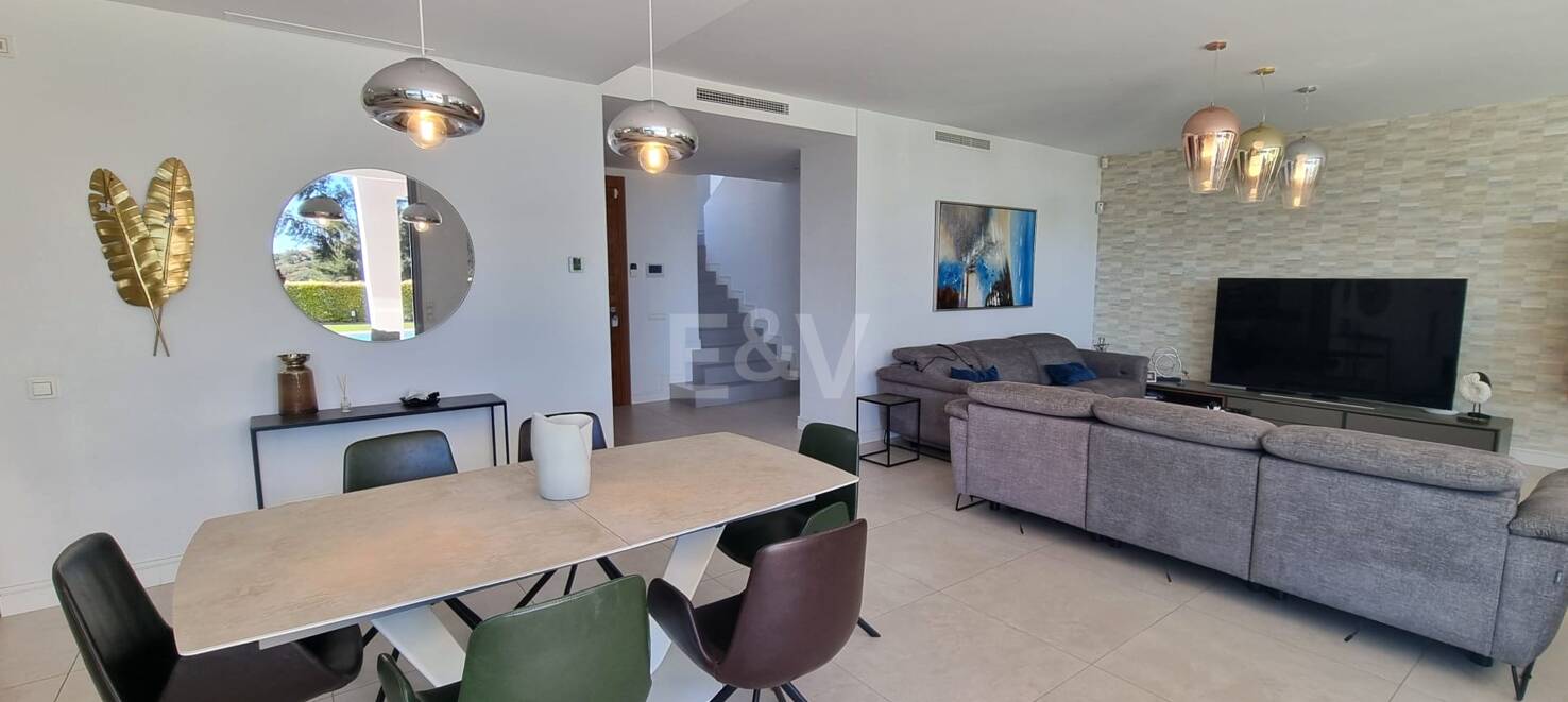 Villa de lujo en comunidad privada de nueva construcción – Santa Clara Golf, Marbella