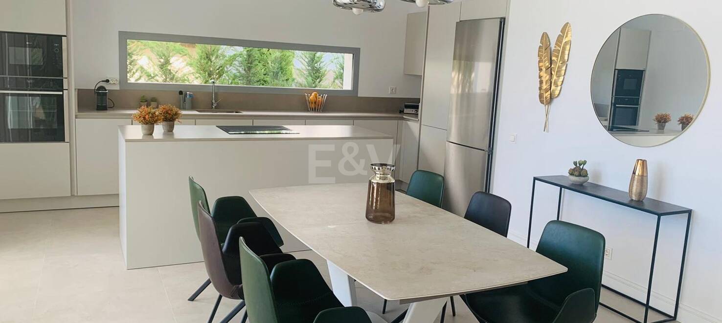 Luxury villa in a newly built private community – Santa Clara Golf, Marbella