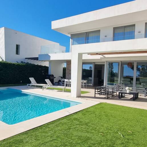 Villa de lujo en comunidad privada de nueva construcción – Santa Clara Golf, Marbella