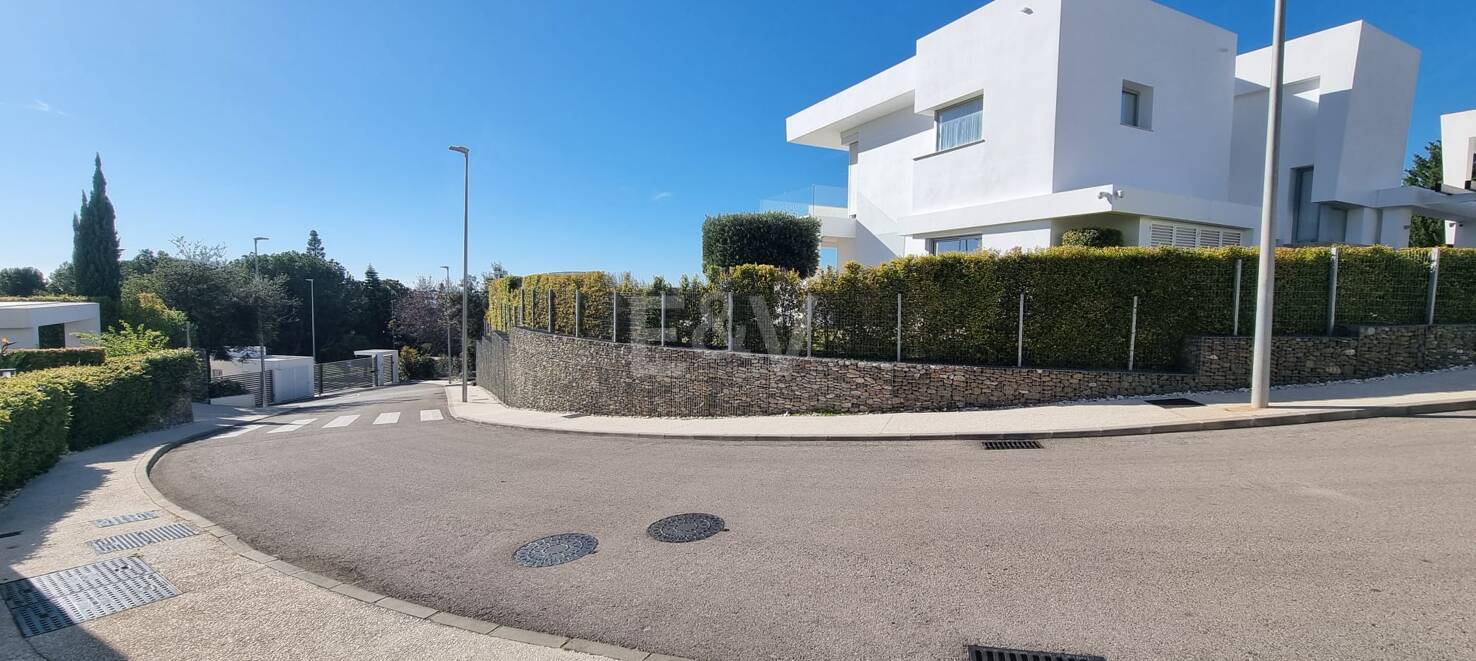 Villa de lujo en comunidad privada de nueva construcción – Santa Clara Golf, Marbella