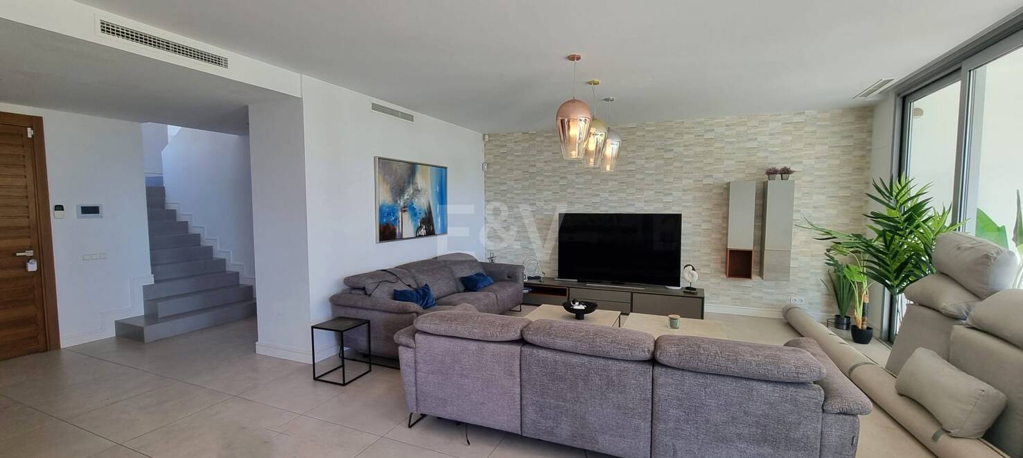 Villa de lujo en comunidad privada de nueva construcción – Santa Clara Golf, Marbella