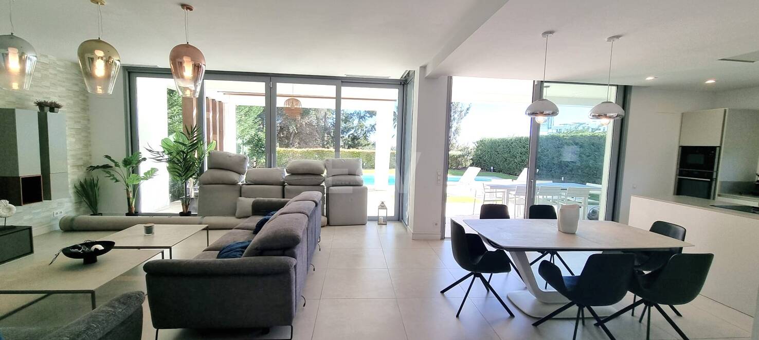 Villa de lujo en comunidad privada de nueva construcción – Santa Clara Golf, Marbella