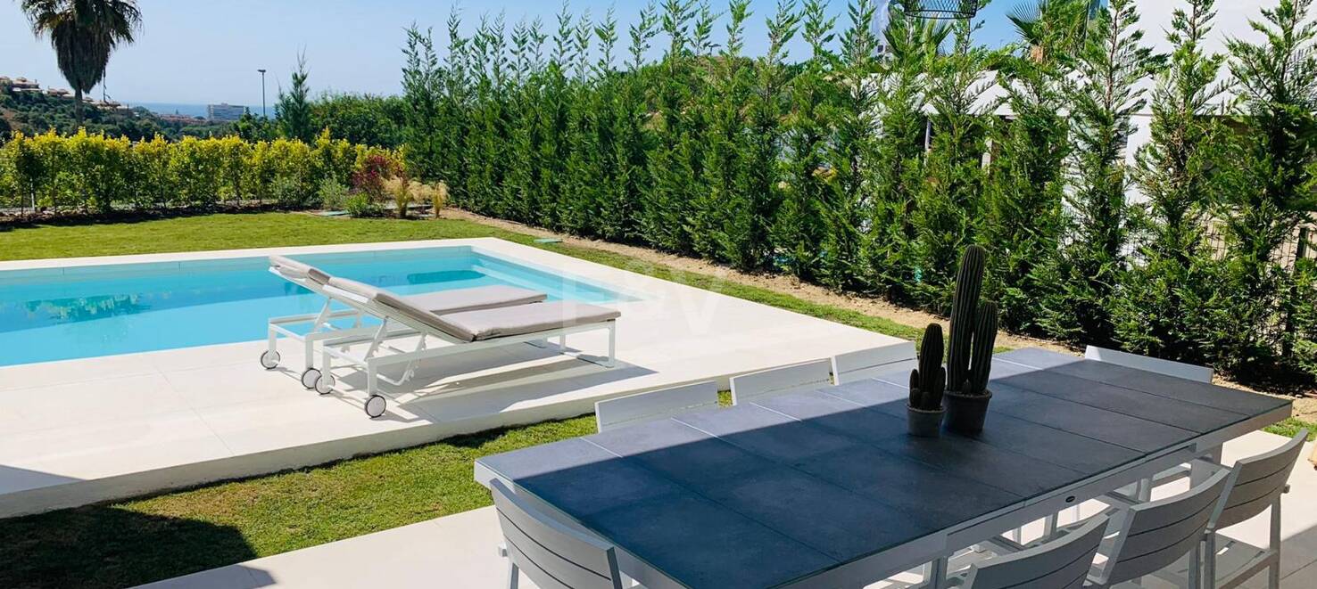 Luxury villa in a newly built private community – Santa Clara Golf, Marbella