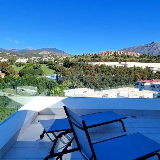 Exclusive 3-bedroom penthouse with a spectacular panoramic terrace in San Pedro de Alcántara