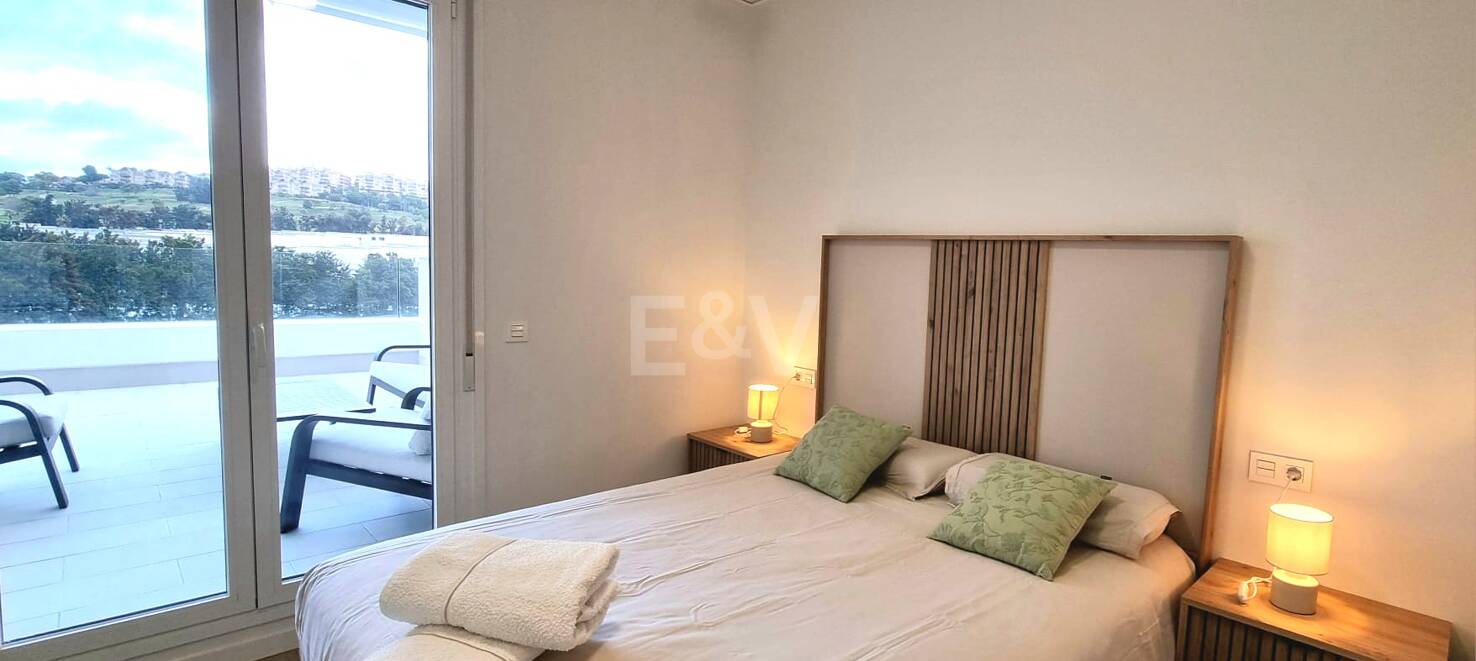 Exclusive 3-bedroom penthouse with a spectacular panoramic terrace in San Pedro de Alcántara