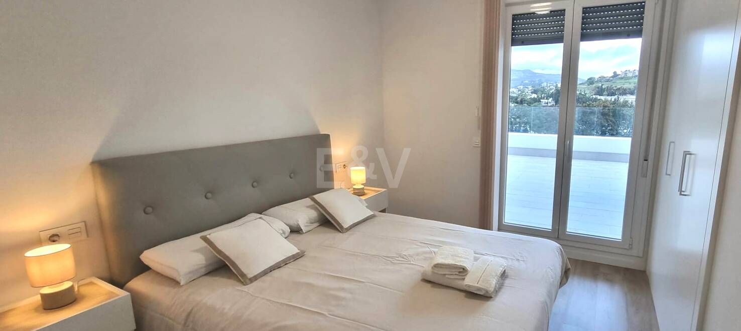 Exclusive 3-bedroom penthouse with a spectacular panoramic terrace in San Pedro de Alcántara