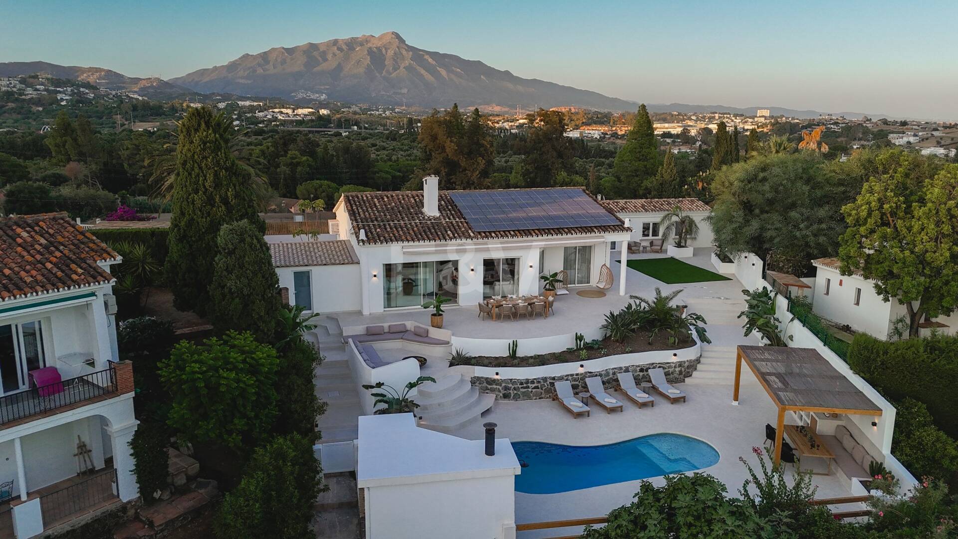 Villa con vistas abiertas cerca de golf y excelentes comodidades