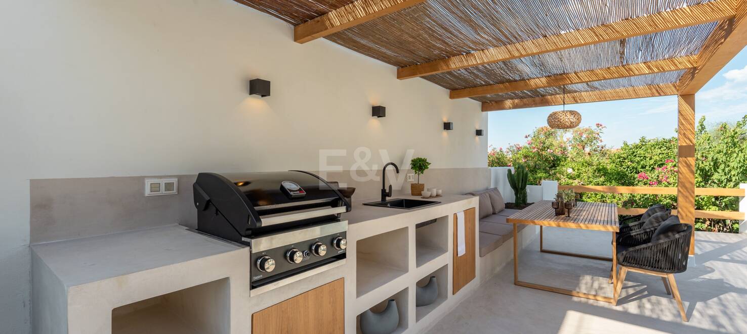 Villa with Open Horizons Views Close to Golf and Top Amenities