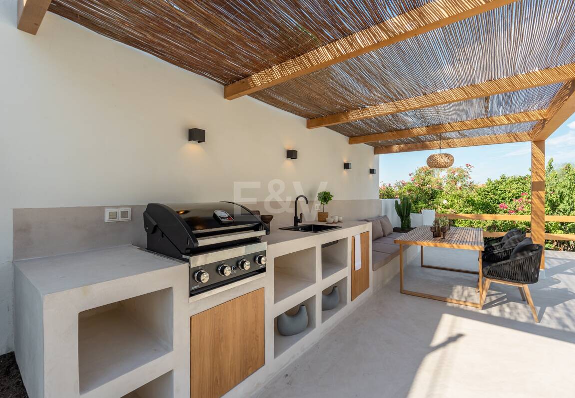 Villa con vistas abiertas cerca de golf y excelentes comodidades