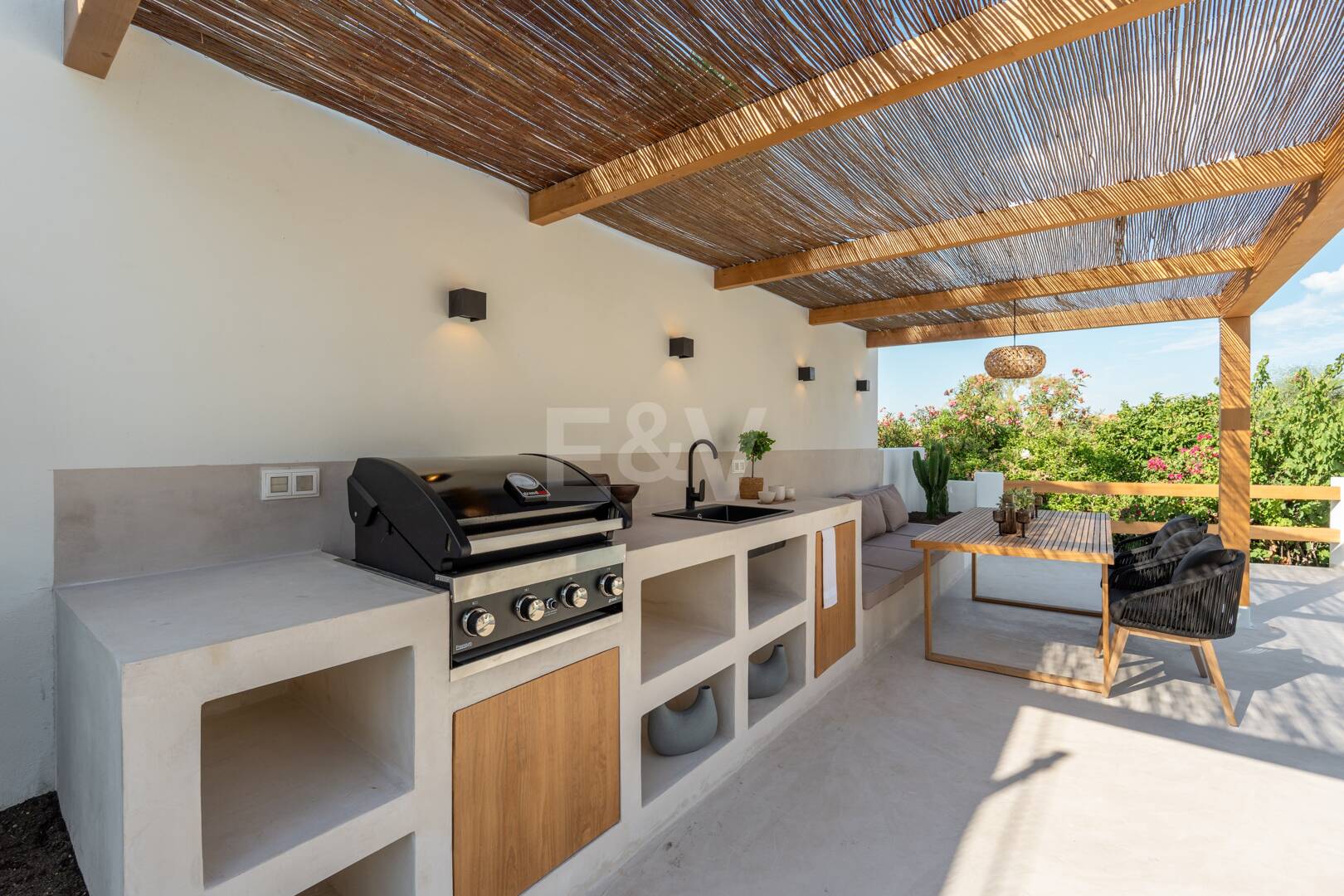 Villa con vistas abiertas cerca de golf y excelentes comodidades