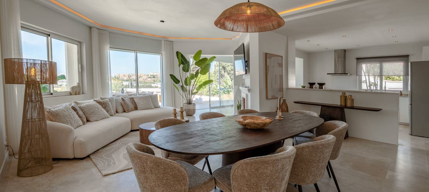 Villa with Open Horizons Views Close to Golf and Top Amenities