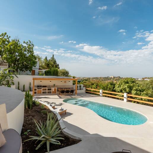 Villa with Open Horizons Views Close to Golf and Top Amenities