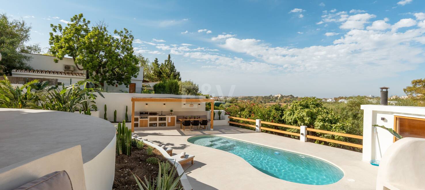 Villa with Open Horizons Views Close to Golf and Top Amenities