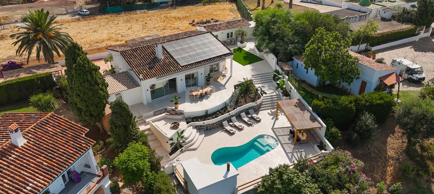 Villa with Open Horizons Views Close to Golf and Top Amenities