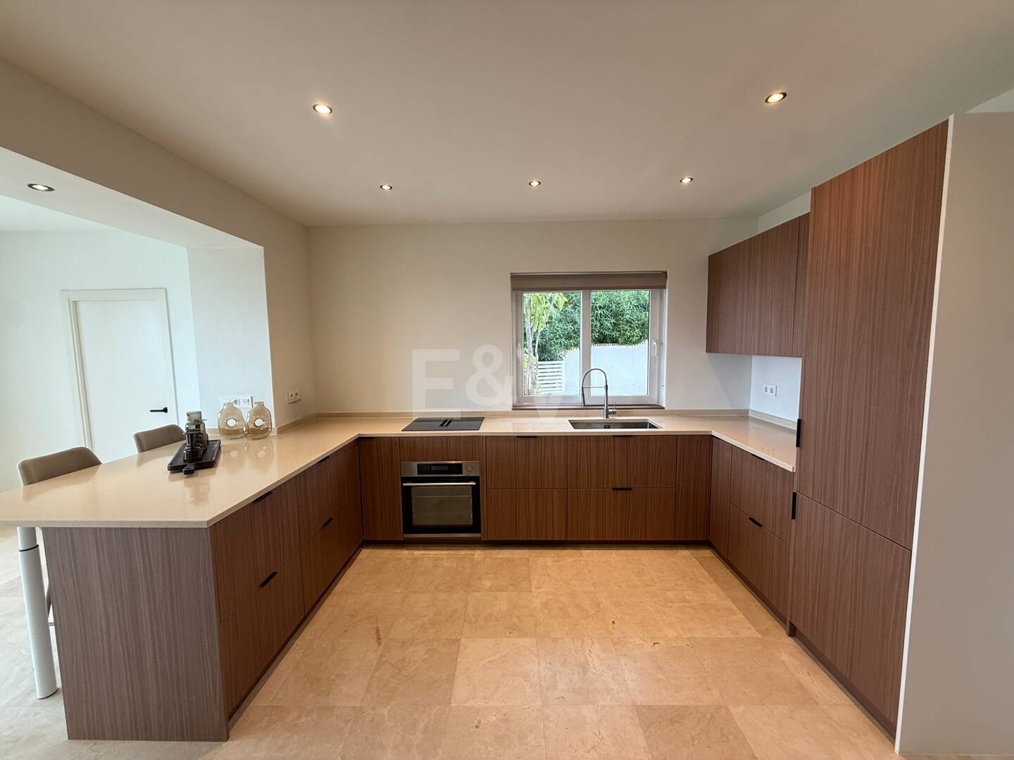 Villa con vistas abiertas cerca de golf y excelentes comodidades