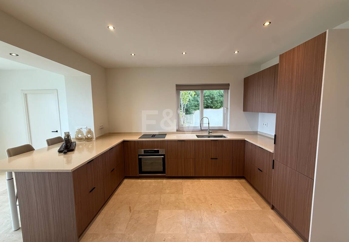 Villa con vistas abiertas cerca de golf y excelentes comodidades