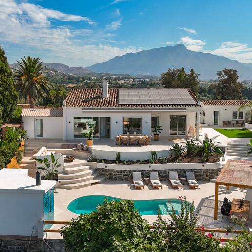 Villa with Open Horizons Views Close to Golf and Top Amenities