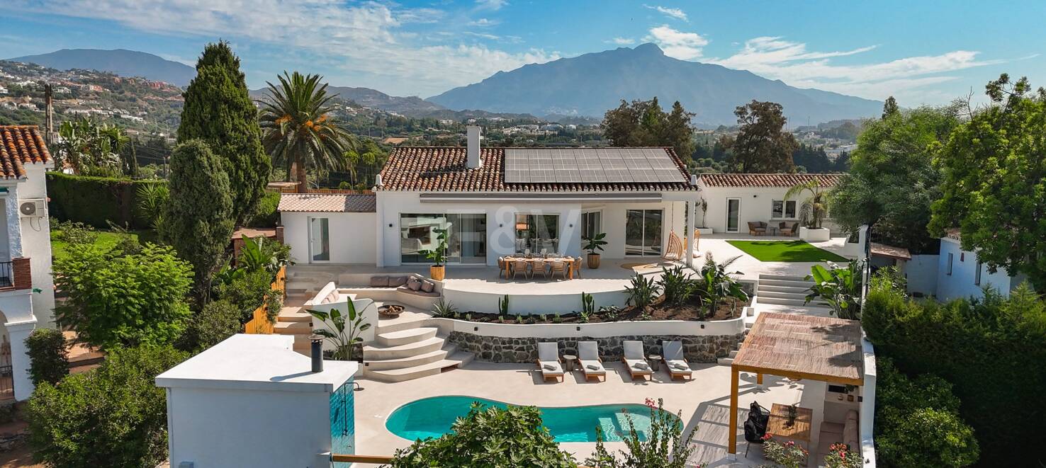 Villa with Open Horizons Views Close to Golf and Top Amenities