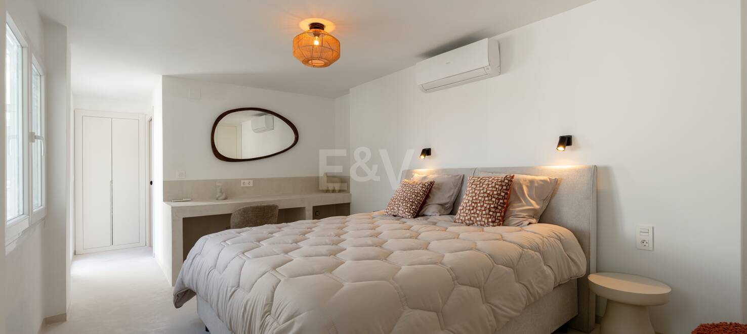 Villa with Open Horizons Views Close to Golf and Top Amenities