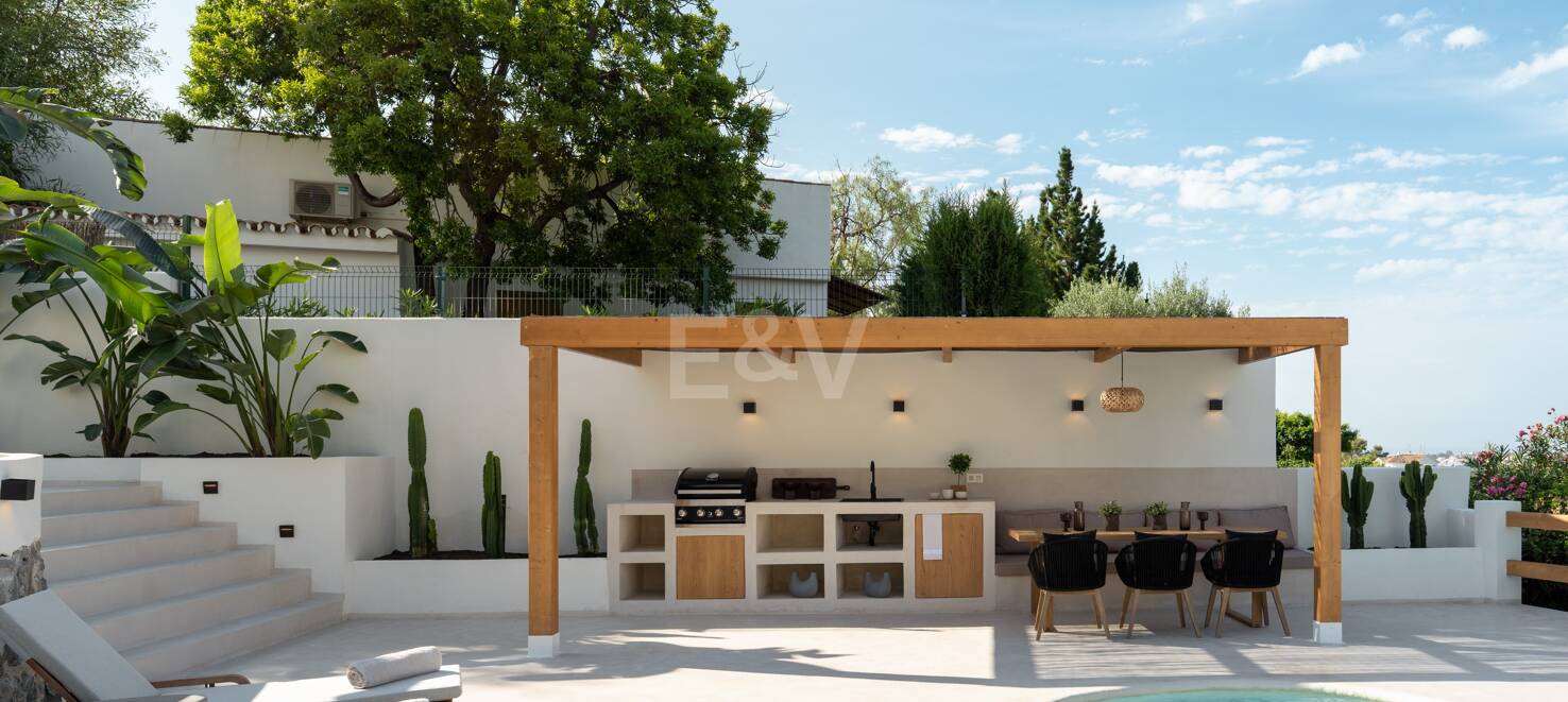 Villa with Open Horizons Views Close to Golf and Top Amenities