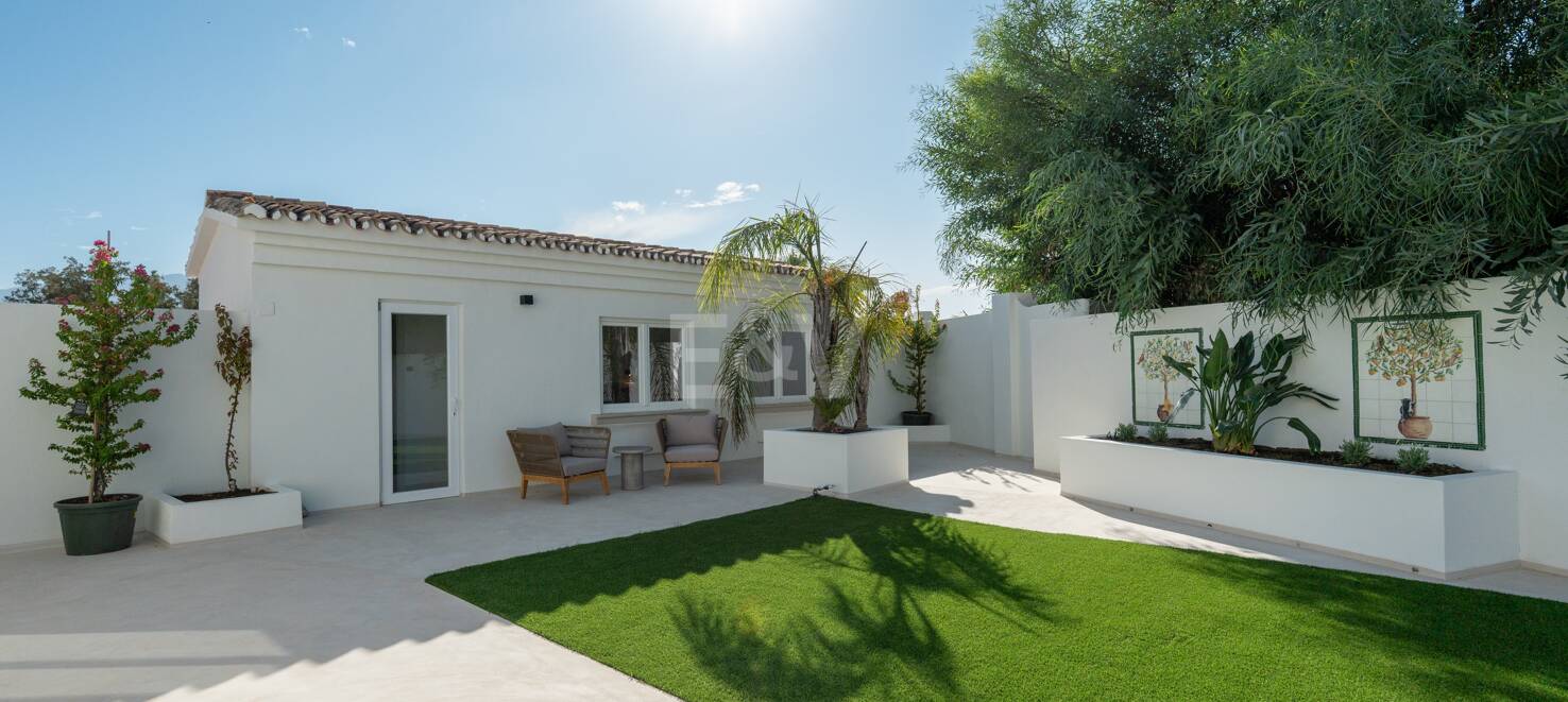 Villa with Open Horizons Views Close to Golf and Top Amenities