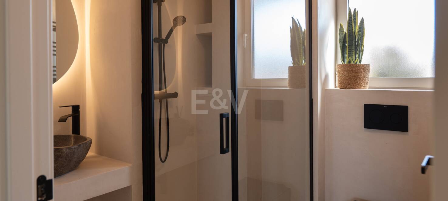 Villa with Open Horizons Views Close to Golf and Top Amenities