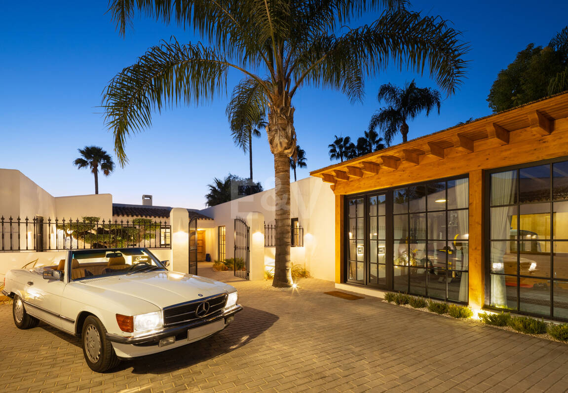 Golf-Side Villa mit ibizenkischem Charme und privater Gästewohnung