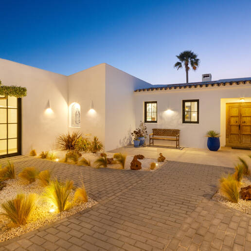 Villa Golf-Side con Encanto Ibicenco y Alojamiento Privado para Invitados