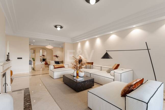 Elegante apartamento con jardín en una exclusiva comunidad cerrada